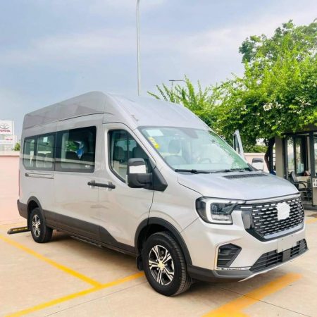 Màu sắc: Trắng, Đen, Ghi Vàng, Bạc, Bạc Iconic  Hộp số: 6 số tay  Động cơ: Động cơ Turbo Diesel 2.3L - TDCi  Công suất cực đại (Hp/vòng/phút) : 136 PS (100 kW) / 3750  Mô men xoắn cực đại (Nm/vòng/phút): 355 / 1500 - 2000